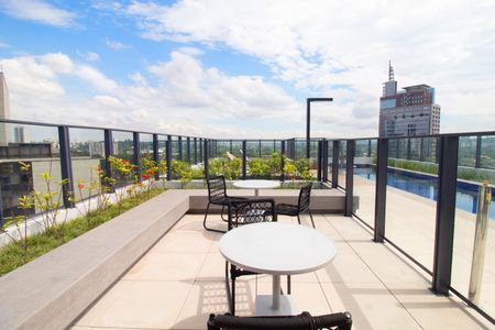 Apartamento à venda com 41m², 1 quarto e sem vaga Apartamento à venda com 41m², 1 quarto e sem vagaÁrea comum - Piscina