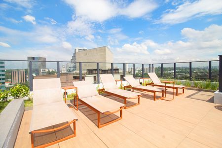 Apartamento à venda com 41m², 1 quarto e sem vaga Apartamento à venda com 41m², 1 quarto e sem vagaÁrea comum - Piscina