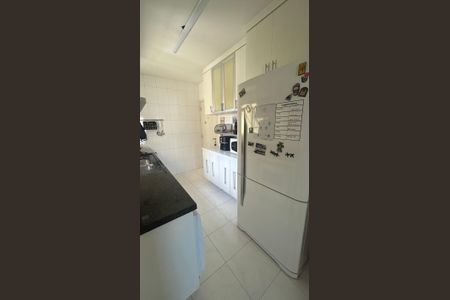 Apartamento à venda com 126m², 3 quartos e 2 vagas Apartamento à venda com 126m², 3 quartos e 2 vagasCozinha