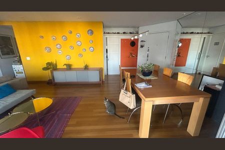Apartamento à venda com 126m², 3 quartos e 2 vagas Apartamento à venda com 126m², 3 quartos e 2 vagasSala de Jantar