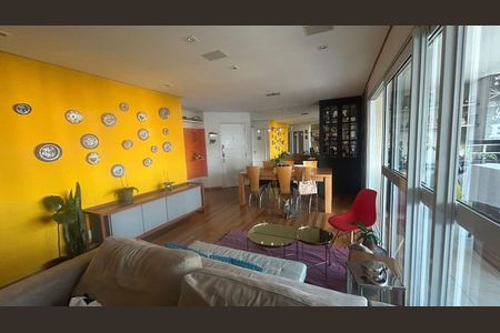 Apartamento à venda com 126m², 3 quartos e 2 vagas Apartamento à venda com 126m², 3 quartos e 2 vagasSala