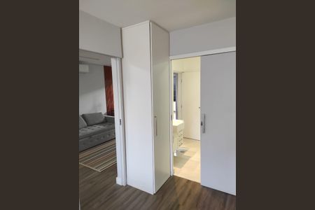 Banheiro de apartamento à venda com 2 quartos, 114m² em Vila Brandina, Campinas