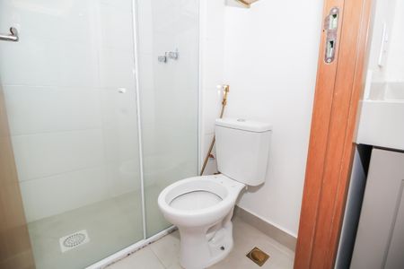 Apartamento para alugar com 38m², 2 quartos e sem vaga Apartamento para alugar com 38m², 2 quartos e sem vagaBanheiro social