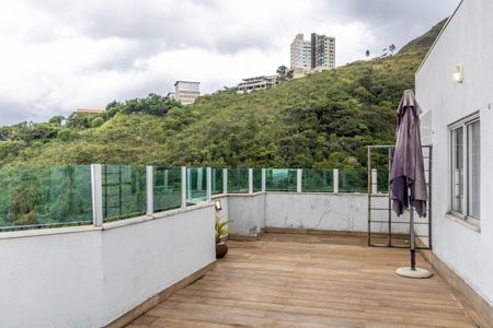 Apartamento à venda com 200m², 3 quartos e 2 vagasCobertura