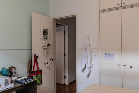 Apartamento à venda com 200m², 3 quartos e 2 vagasQuarto 2