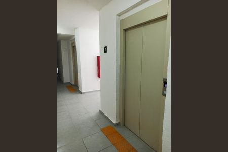 Apartamento para alugar com 32m², 2 quartos e sem vaga Apartamento para alugar com 32m², 2 quartos e sem vagaHall Elevadores