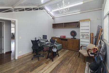 Casa à venda com 350m², 3 quartos e 2 vagasQuarto