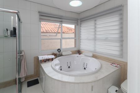 Casa à venda com 350m², 3 quartos e 2 vagasBanheiro da Suíte 3
