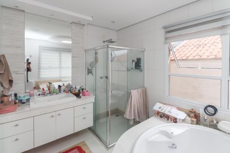 Casa à venda com 350m², 3 quartos e 2 vagasBanheiro da Suíte 3