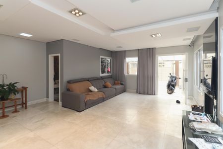 Casa à venda com 350m², 3 quartos e 2 vagasSala