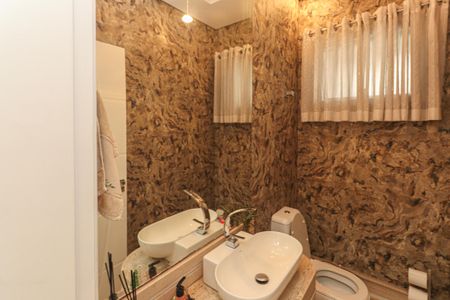 Casa à venda com 350m², 3 quartos e 2 vagasLavabo
