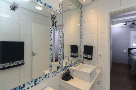 Casa à venda com 350m², 3 quartos e 2 vagasBanheiro da Suíte 1