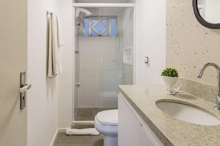 Banheiro de apartamento para alugar com 1 quarto, 35m² em Centro Histórico, Porto Alegre