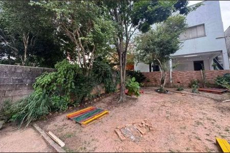 Casa à venda com 221m², 3 quartos e 2 vagasÁrea externa
