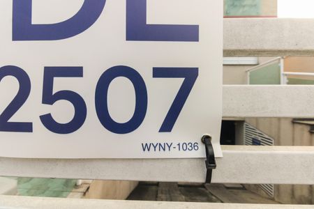 Apartamento à venda com 88m², 3 quartos e 2 vagas Apartamento à venda com 88m², 3 quartos e 2 vagasFachada - Placa Código WYNY-1036