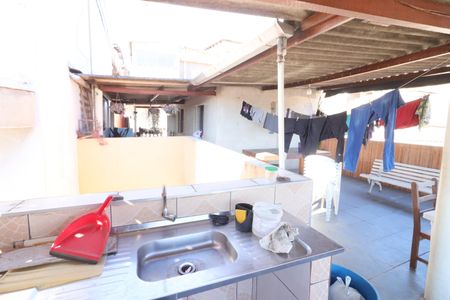 Casa à venda com 170m², 5 quartos e 2 vagasChurrasqueira