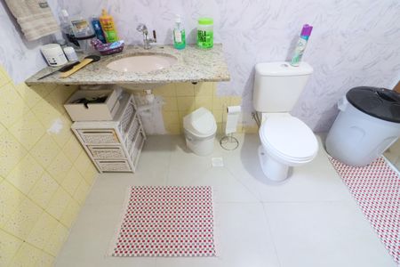 Casa à venda com 170m², 5 quartos e 2 vagasBanheiro 2