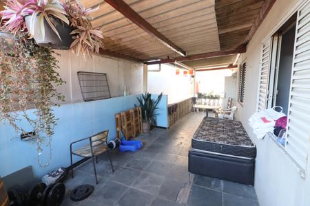 Casa à venda com 170m², 5 quartos e 2 vagasChurrasqueira