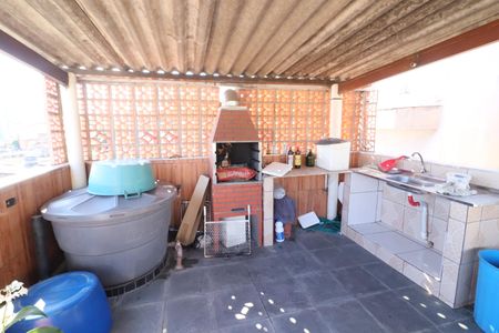 Casa à venda com 170m², 5 quartos e 2 vagasChurrasqueira