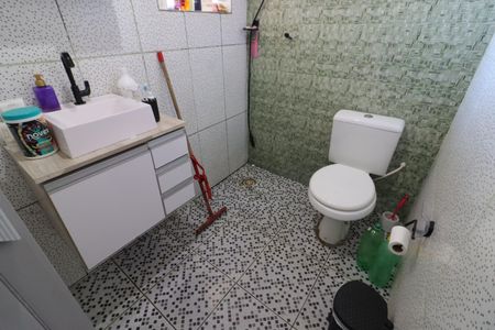 Casa à venda com 170m², 5 quartos e 2 vagasBanheiro 3