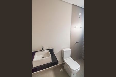 Casa de condomínio à venda com 502m², 4 quartos e 6 vagasBanheiro de serviço