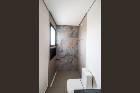 Casa de condomínio à venda com 502m², 4 quartos e 6 vagasBanheiro da Suíte