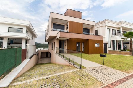 Casa de condomínio à venda com 502m², 4 quartos e 6 vagasGaragem