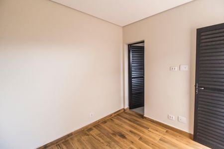 Casa de condomínio à venda com 502m², 4 quartos e 6 vagasQuarto de Serviço