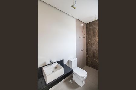 Casa de condomínio à venda com 502m², 4 quartos e 6 vagasBanheiro da Suíte