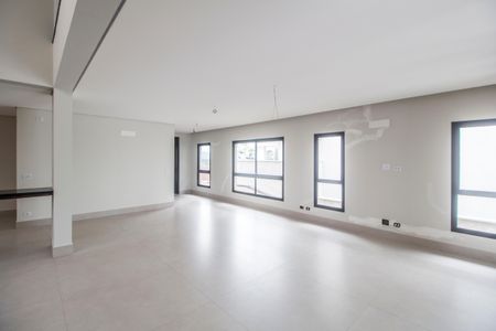 Sala  de casa de condomínio à venda com 4 quartos, 502m² em Cidade Tamboré, Santana de Parnaíba