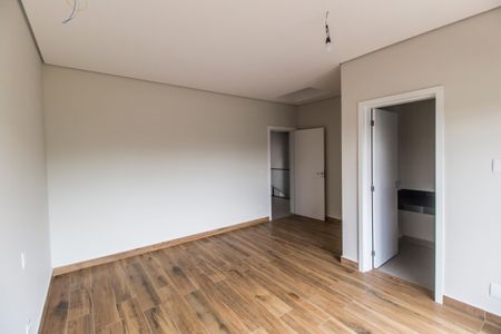 Casa de condomínio à venda com 502m², 4 quartos e 6 vagasSuíte 4