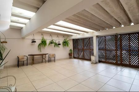 Casa à venda com 200m², 4 quartos e 2 vagasGaragem