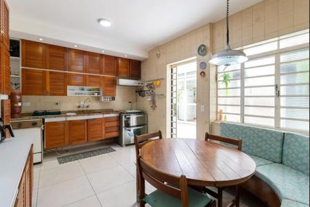Casa à venda com 200m², 4 quartos e 2 vagasCozinha