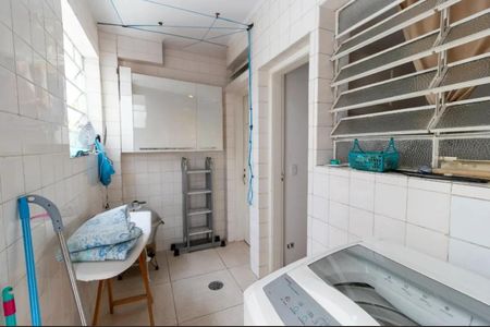 Casa à venda com 200m², 4 quartos e 2 vagasÁrea de serviço