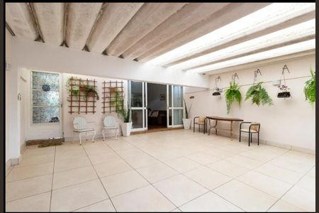 Casa à venda com 200m², 4 quartos e 2 vagasGaragem