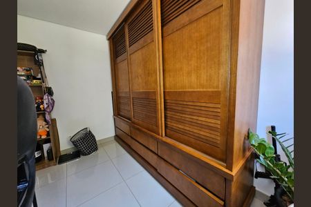 Casa de condomínio à venda com 157m², 3 quartos e 2 vagasQuarto 1