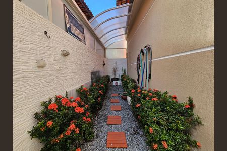Casa de condomínio à venda com 157m², 3 quartos e 2 vagasJardim