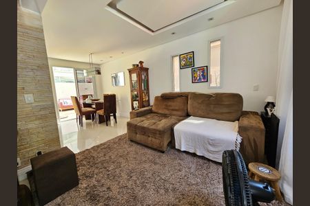 Casa de condomínio à venda com 157m², 3 quartos e 2 vagasSala
