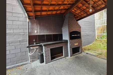 Casa de condomínio à venda com 157m², 3 quartos e 2 vagasÁrea comum - Churrasqueira