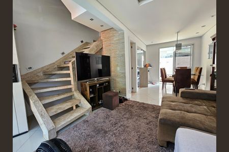 Casa de condomínio à venda com 157m², 3 quartos e 2 vagasSala