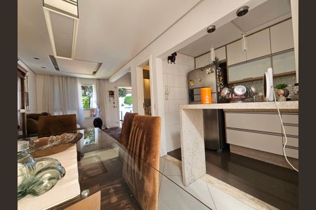 Casa de condomínio à venda com 157m², 3 quartos e 2 vagasSala