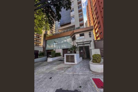 Apartamento à venda com 67m², 2 quartos e 2 vagas Apartamento à venda com 67m², 2 quartos e 2 vagasFachada e portaria