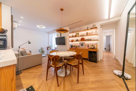 Apartamento à venda com 67m², 2 quartos e 2 vagas Apartamento à venda com 67m², 2 quartos e 2 vagasSala