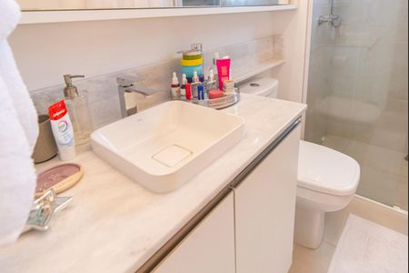 Apartamento à venda com 67m², 2 quartos e 2 vagas Apartamento à venda com 67m², 2 quartos e 2 vagasBanheiro do Quarto 2