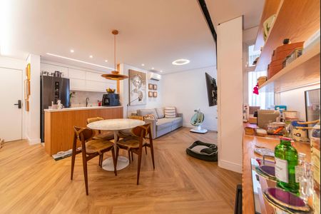 Apartamento à venda com 67m², 2 quartos e 2 vagas Apartamento à venda com 67m², 2 quartos e 2 vagasSala