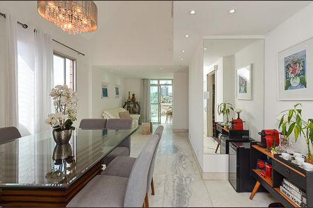 Apartamento à venda com 267m², 4 quartos e 4 vagasSala Ambientes