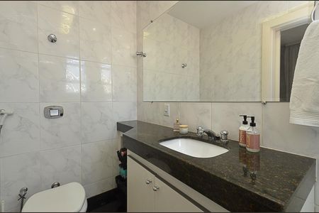 Apartamento à venda com 267m², 4 quartos e 4 vagasBanheiro Suíte