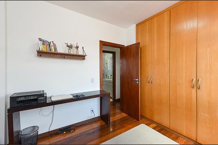 Apartamento à venda com 267m², 4 quartos e 4 vagasQuarto 2