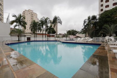 Apartamento à venda com 80m², 3 quartos e 2 vagas Apartamento à venda com 80m², 3 quartos e 2 vagasÁrea comum - Piscina