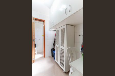 Apartamento à venda com 80m², 3 quartos e 2 vagas Apartamento à venda com 80m², 3 quartos e 2 vagasQuarto de serviço